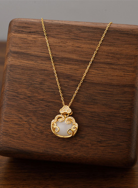 新款祥云如意平安锁复古18K金吊坠钛钢项链女保色锁骨链现货批发