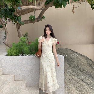 SUN 式 茶歇设计感蕾丝拼接碎花V领收腰显瘦连衣裙88525 GENTLE