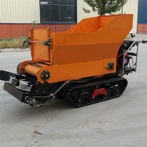 自走式履带撒粪车 农用颗粒有机肥抛撒车 A track manure truck