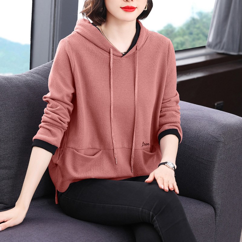 妈妈休闲卫衣女宽松大码显瘦外穿2024春装新款中老年连帽针织上衣