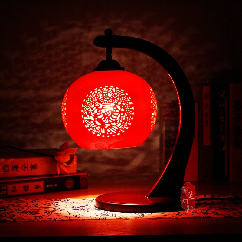 结婚庆礼物中式复古礼品灯具婚房陶瓷中国红色创意卧室床头台灯饰