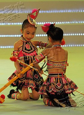 儿童舞蹈扁担竹扁担小扁担黄色竹扁担2头带毛绒球 表演游戏道具