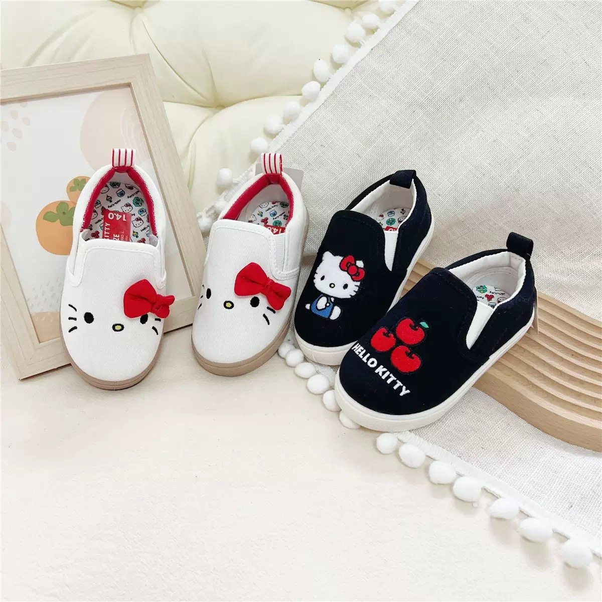 日单新品 联名款kitty儿童一脚蹬帆布鞋子 女童软底春秋板鞋,模玩/动漫/周边/娃圈三坑/桌游,动漫水杯/居家/百货,淘宝优惠券,粉丝福利购,淘宝优惠卷