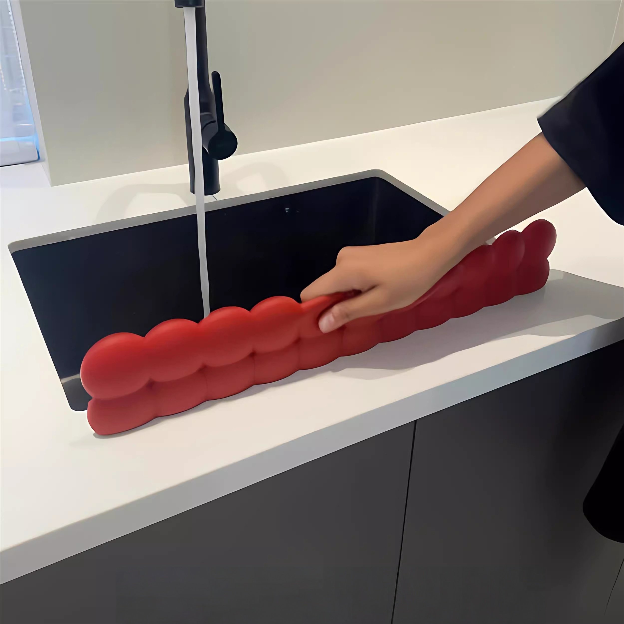 日系洗碗槽挡水板硅胶吸盘式防溅水卫生间洗漱台洗脸盆边缘挡水条,厨房/烹饪用具,厨房挡水板/挡水条,淘宝优惠券,粉丝福利购,淘宝优惠卷