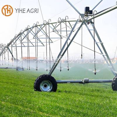 中心枢轴式喷灌机Central pivot sprinkler irrigation machine