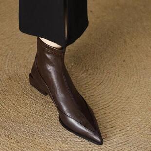 觅华轻奢女鞋企业店法式尖头粗跟後拉链短靴女秋冬季显瘦英伦风