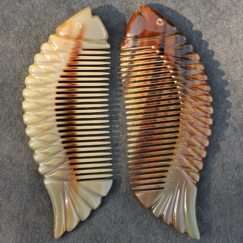 天然牦牛角梳子 密细齿精雕鱼儿梳按摩防静电便携梳 长15厘米精品