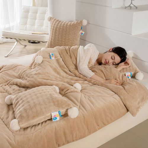 抱枕被兔毛绒立体毛球抱枕被加厚保暖办公室午睡空调被车载毯子冬