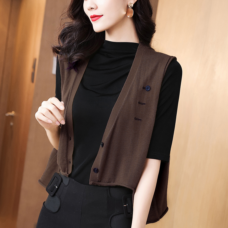 格妍萱针织马甲女薄款羊毛衫2021年新款V领背心马夹洋气开衫外搭