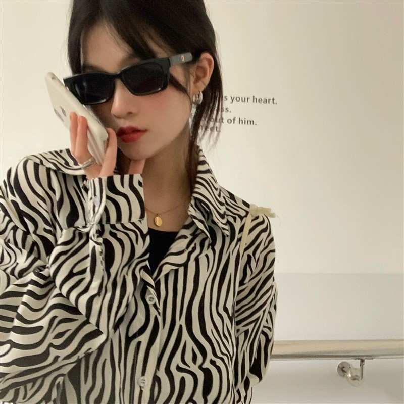 大码胖mm长袖衬衫防晒外套女薄款宽松复古上衣春夏中长款bf风衬衣