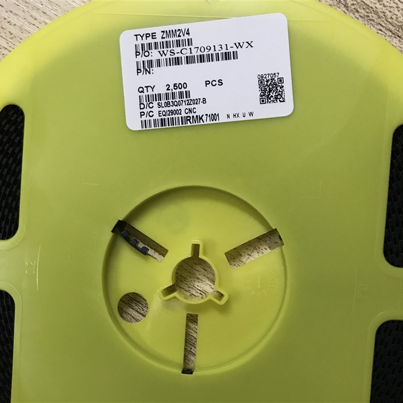 稳压管 ST ZMM2V0 3V6 4V7 7V5 8V2 5V6 13V 47V等贴片稳压二极管