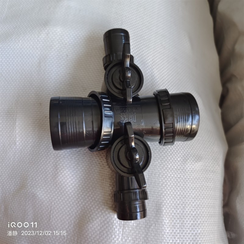 螺纹四通滴灌带 微喷 带  水管接头 2寸 转 1寸四通 小四通