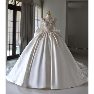 法式复古缎面轻婚纱礼服2024新款新娘高级质感白色拖尾冬季主纱