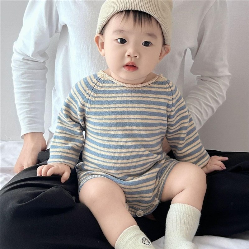 男女宝宝条纹外出爬服新生儿秋季针织连身衣婴儿长袖包屁三角毛衣