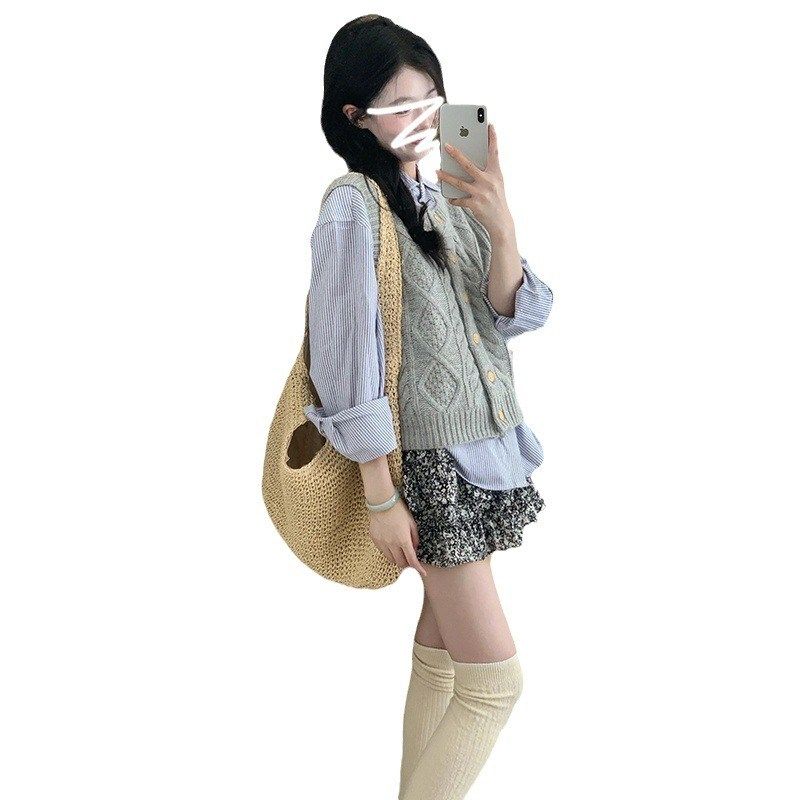 法式学院风衬衫叠穿灰色针织马甲背心女春秋季2024年新款外搭毛衣