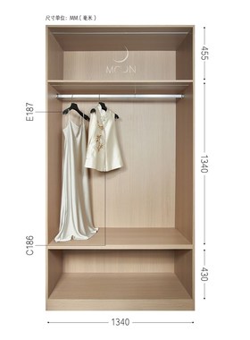 MOON慕空间新中式样板房衣帽间女士衣柜衣服马甲裙子外套摆件道具