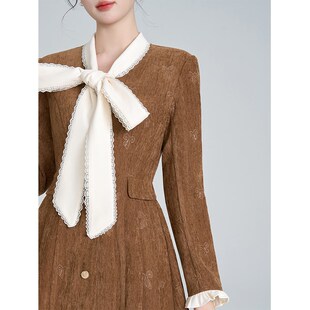 系带蝴蝶结法式加厚长袖连衣裙女冬装高级感收腰气质荷叶边打底裙