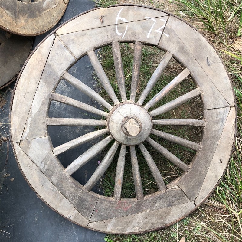 古朴怀旧老物件完老车轱辘拍戏马车旧轮子香樟木车轮装饰摆饰
