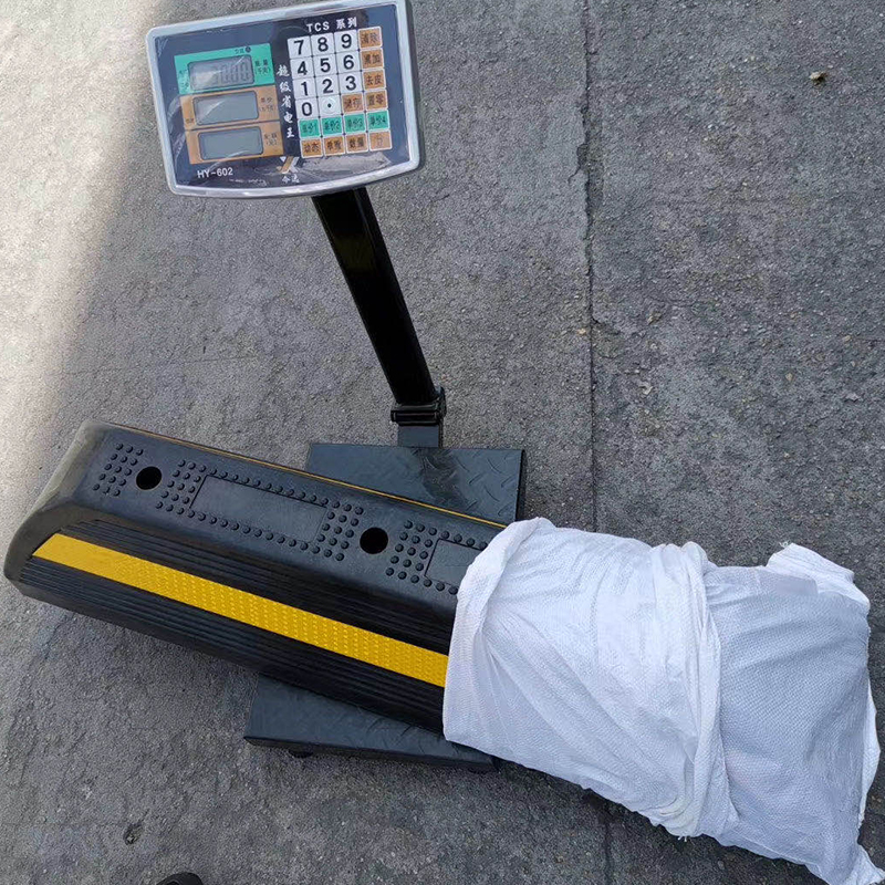 货车挡车器橡胶车位限位器车轮定位器停车胶车库倒车桩阻车器