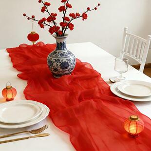 新年装饰红色桌布氛围感纱幔布料红纱喜庆桌旗巴厘纱订婚结婚布置