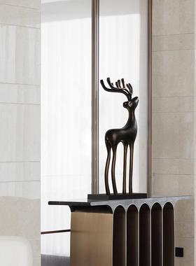 招财鹿酒店样板间装饰客厅玄关家居饰品高档轻奢木质雕塑艺术摆件