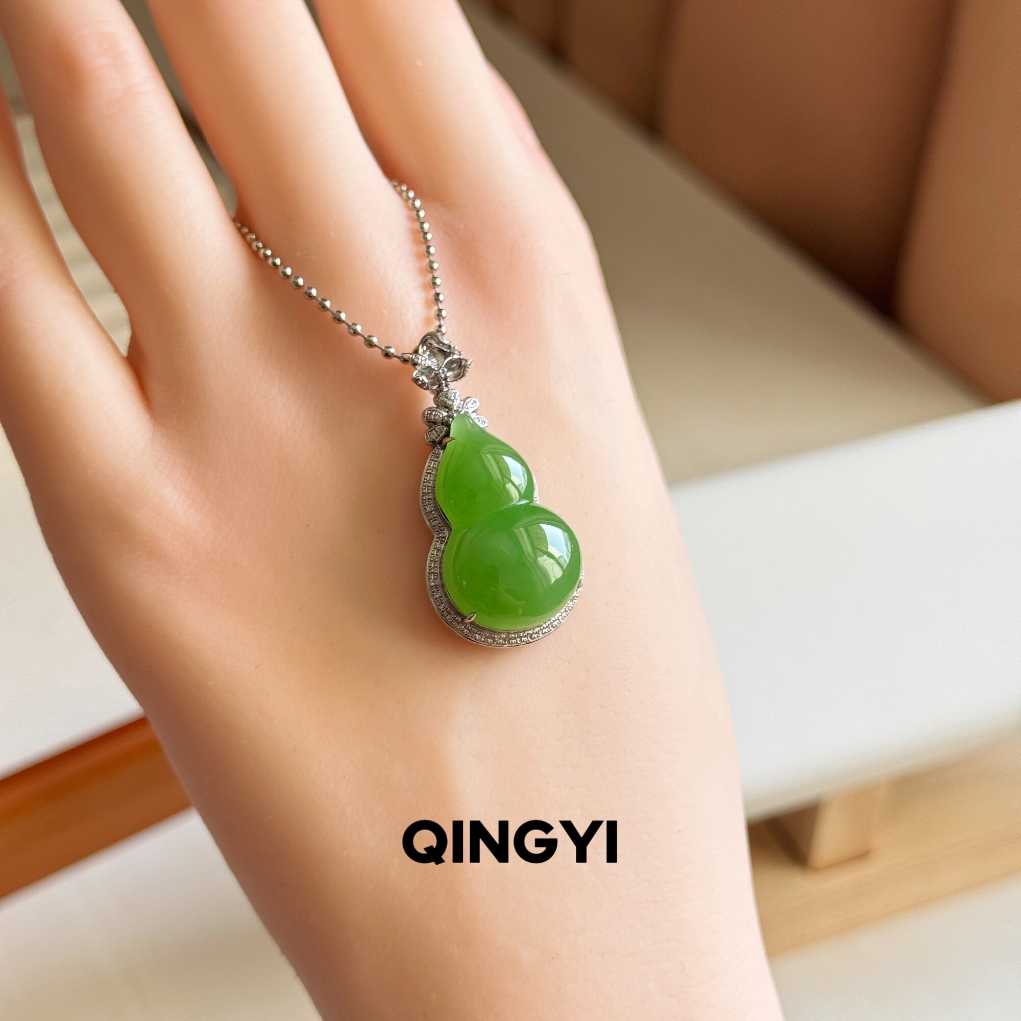 天然俄料和田玉碧玉葫芦吊坠18k金镶女款轻奢苹果绿玉石挂件礼物