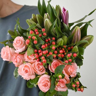 云南鲜花直发向日葵百合玫瑰混搭鲜花教师节鲜花影星玫瑰花手捧花