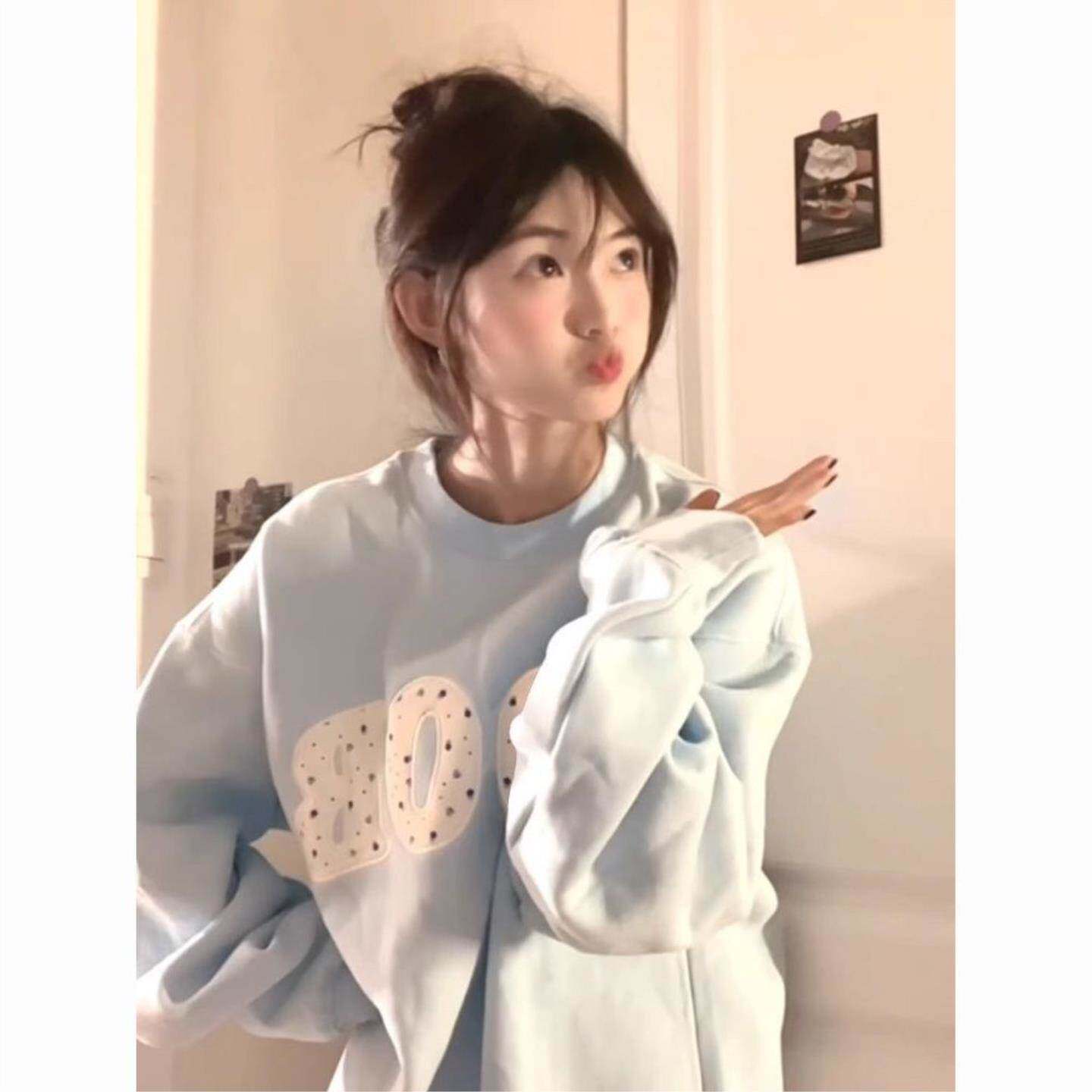 新款韩系贴布碎花刺绣圆领卫衣女秋冬加绒无帽慵懒风长袖上衣