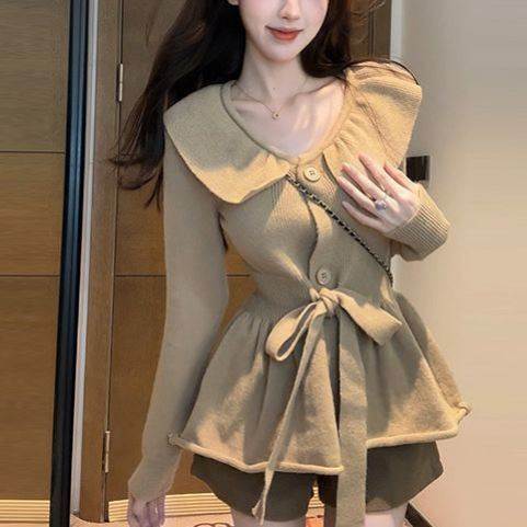 荷叶边卡其色复古做旧针织长袖上衣女春季新款小个子时髦绑带毛衣