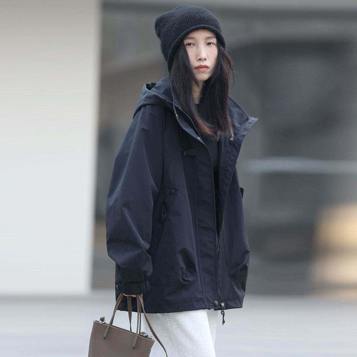 工装连帽冲锋风衣外套运动休闲2026春秋女宽松慵懒爆款夹克上衣
