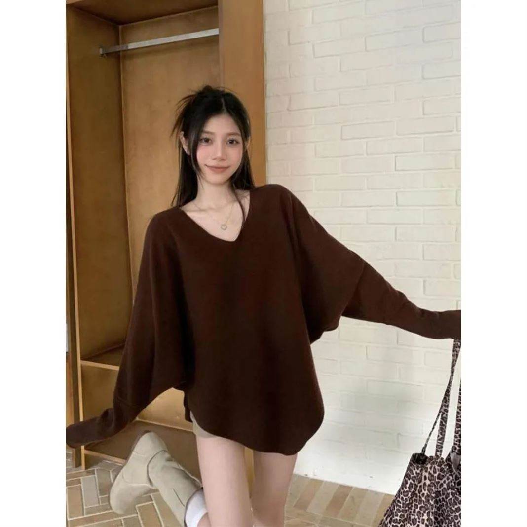 秋冬季新款时尚慵懒风宽松V领蝙蝠袖针织衫软糯显瘦不规则女上衣