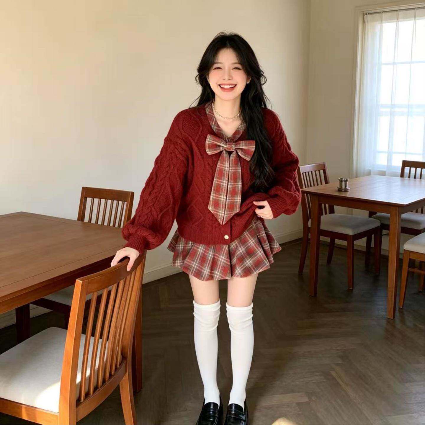 韩系少女感套装红色麻花毛衣外套格纹领结百褶短裙显瘦秋装整套