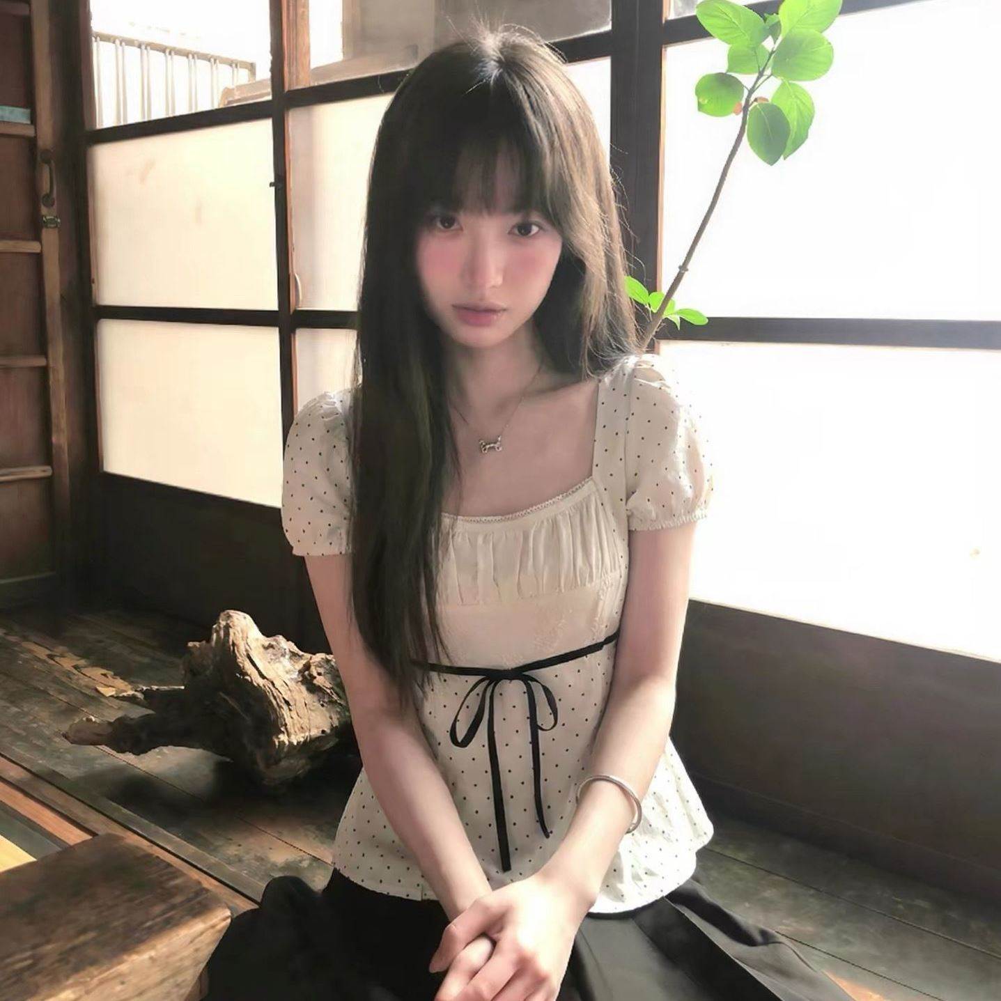 甜美风方领波点泡泡袖上衣女2026新款夏少女感蝴蝶结收腰显瘦T恤