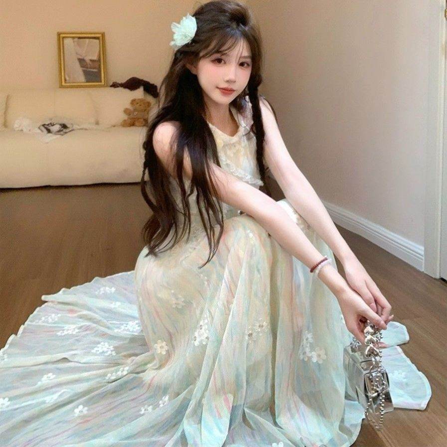 法式甜美蕾丝连衣裙女夏设计感不规则公主裙纯欲温柔风收腰长裙子