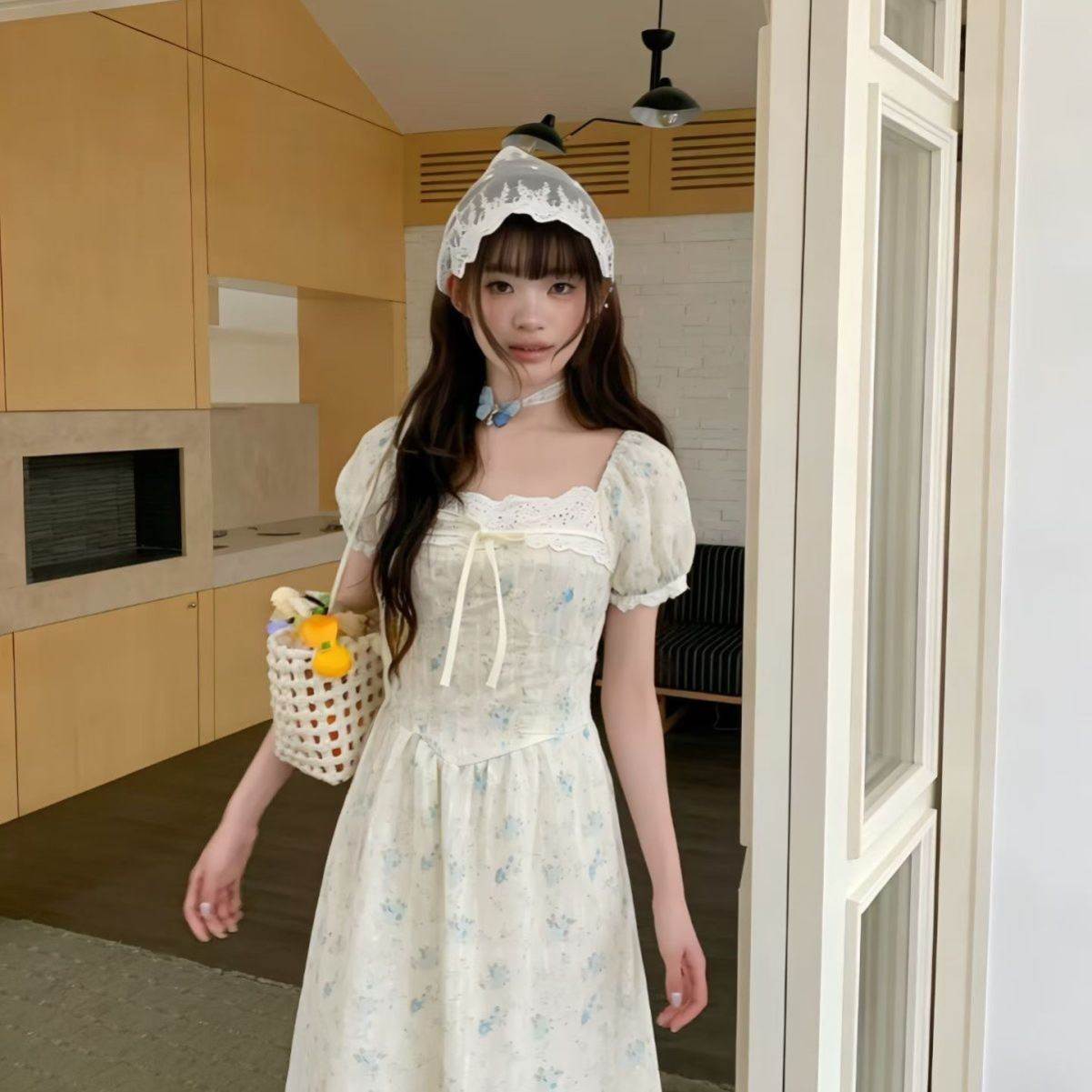 法式方领碎花连衣裙女夏小个子蕾丝甜美清新学院风收绝美腰显裙子