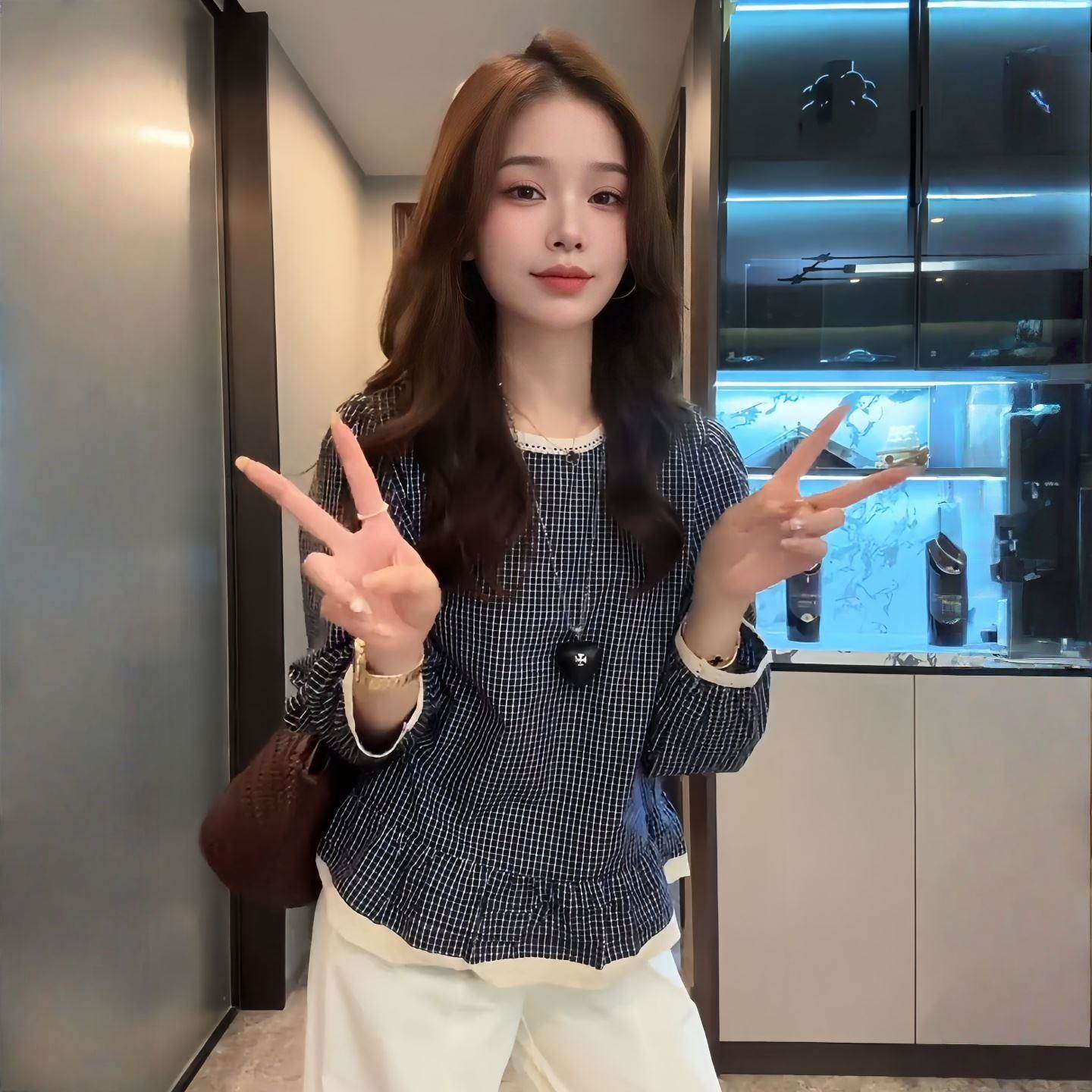 早春韩系穿搭撞色格子长袖衬衫女2026新品蕾丝花边领气质减龄上衣