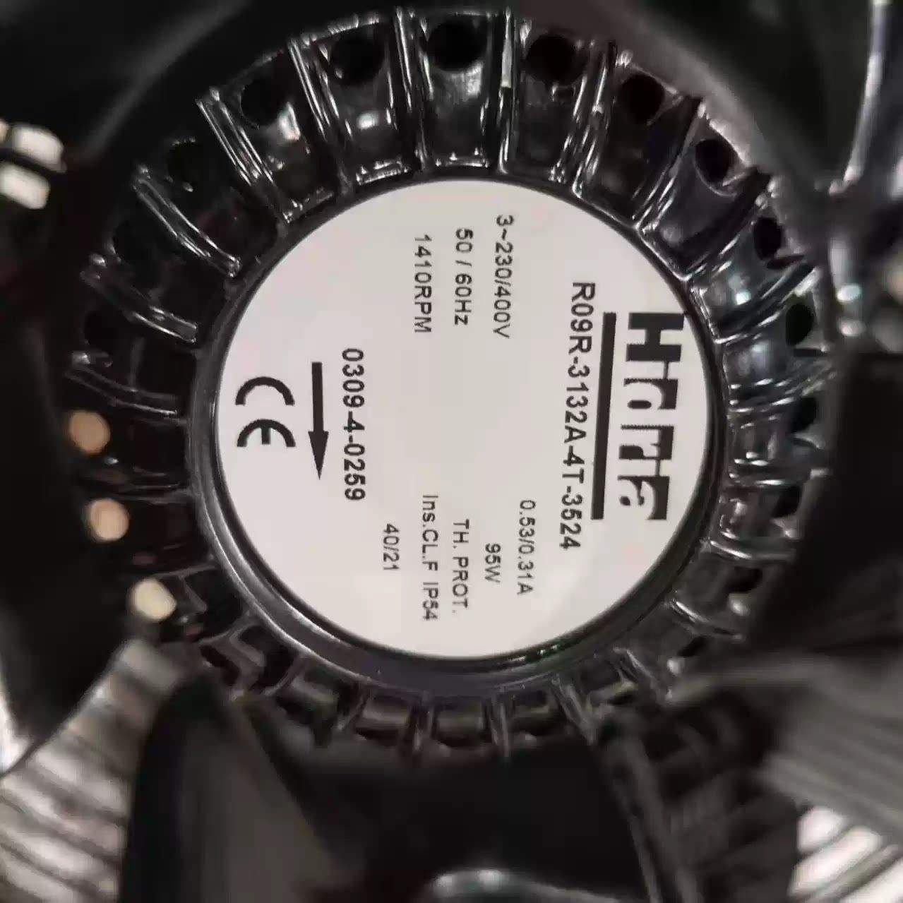 R09R-3132A-4T-3524 230/400V0.53/0.31A95W1410RPM 9线300MM风扇