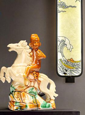 马上有候陶瓷马摆件猴子骑马马到成功领导送礼办公桌装饰