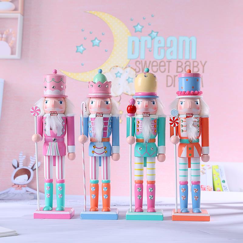 北欧可爱胡桃夹子木偶士兵木头人摆件创意女孩儿童房酒柜装饰摆设