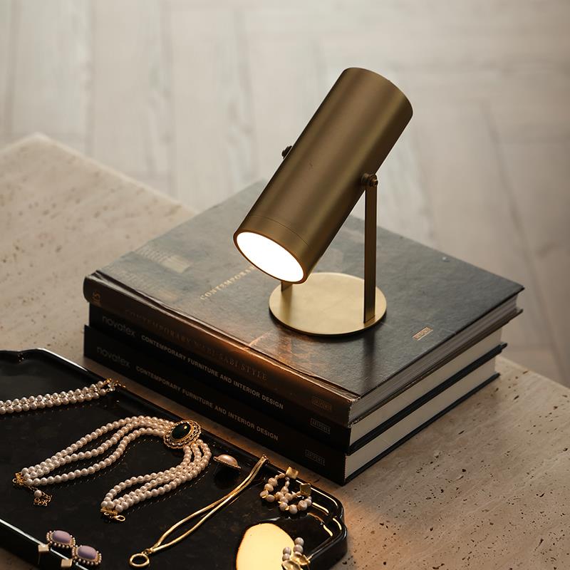 形上中古风充电气氛灯金属床头酒吧别墅餐桌高级感拨杆小台灯装饰