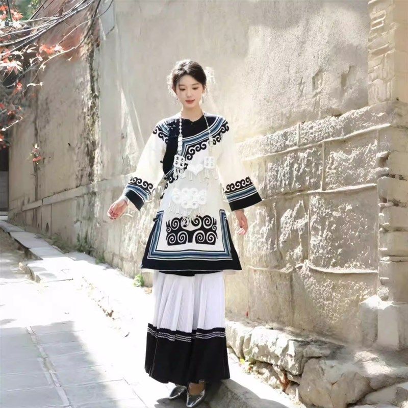 影楼新款少女彝族民族风大童舞台表演服饰云南火把节W少数民族服