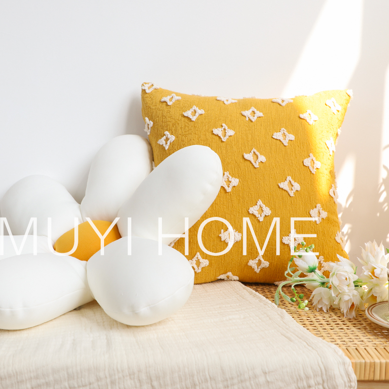 网红鸡蛋花朵抱枕民宿客厅沙发靠枕床上大靠垫簇绒腰枕飘窗坐垫套