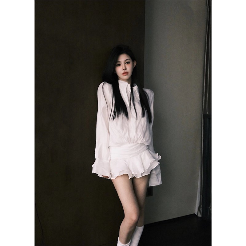白色衬衫连衣裙女秋冬新款性感浪漫V领气质修身显瘦荷叶边短裙子