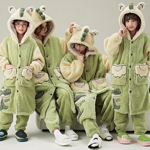 秋冬季亲子睡衣一家三口加厚款珊瑚绒小企鹅睡袍套装法兰绒家居服