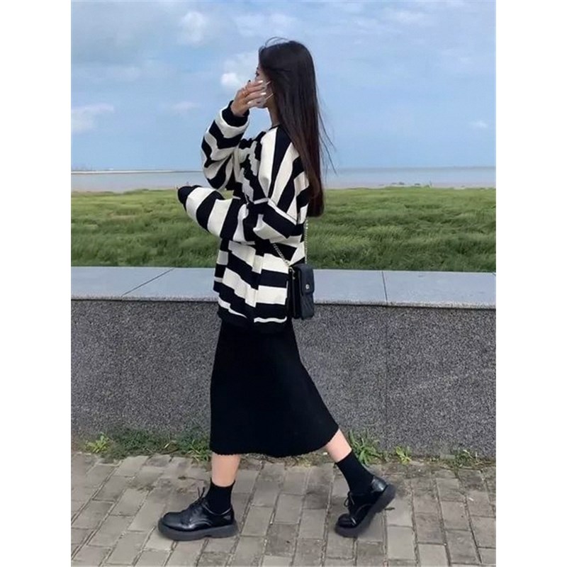 一整套显瘦半身裙子宽松港风卫衣两件套装穿搭春秋季女装韩式条纹