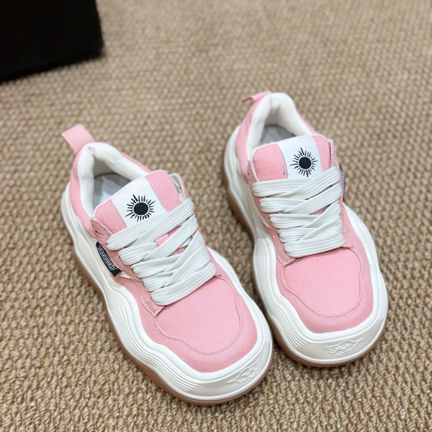 真皮小白鞋女板鞋2026春夏季新款百搭学生平底舒适休闲单鞋帆布鞋