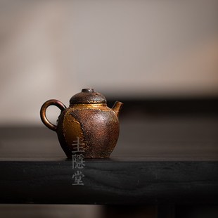 圭隐堂大漆裱布粗陶鎏金手执茶壶家用复古侘寂风泡茶壶单壶手抓壶