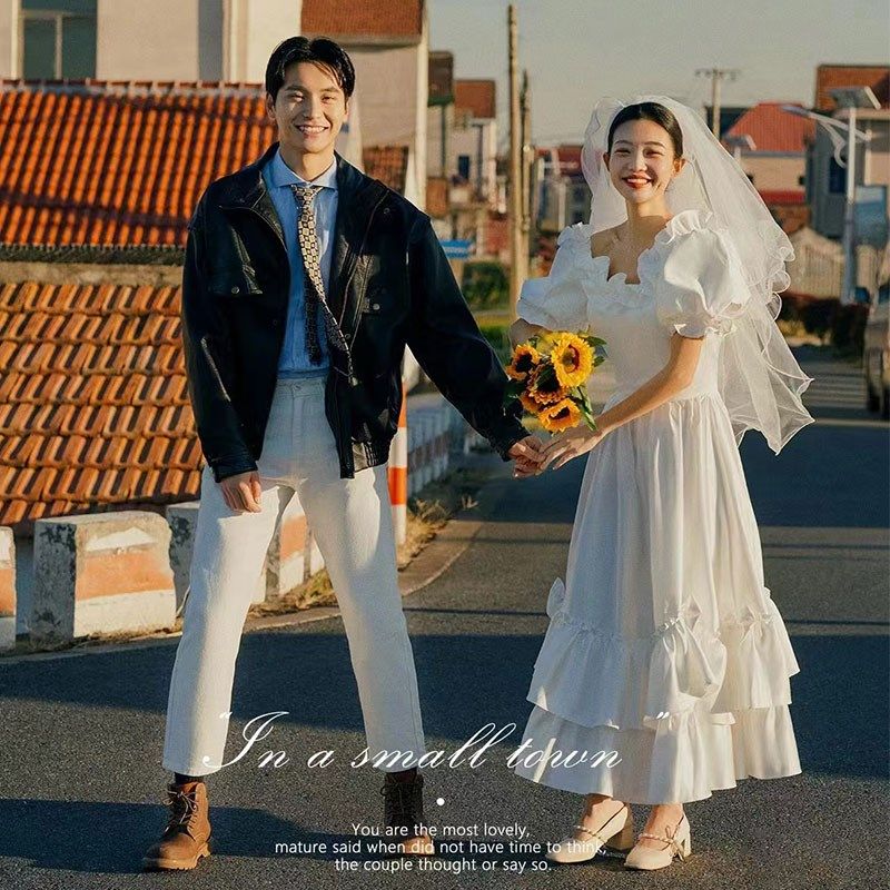 大码轻婚纱缎面复古2024新款新娘小个子旅拍领证登记小白裙出门纱