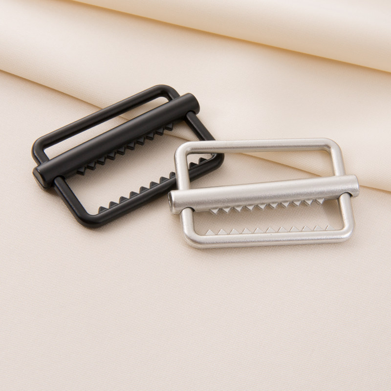 金属活动横杠日字扣带齿三档扣女外套腰带调整扣箱包五金配件扣子