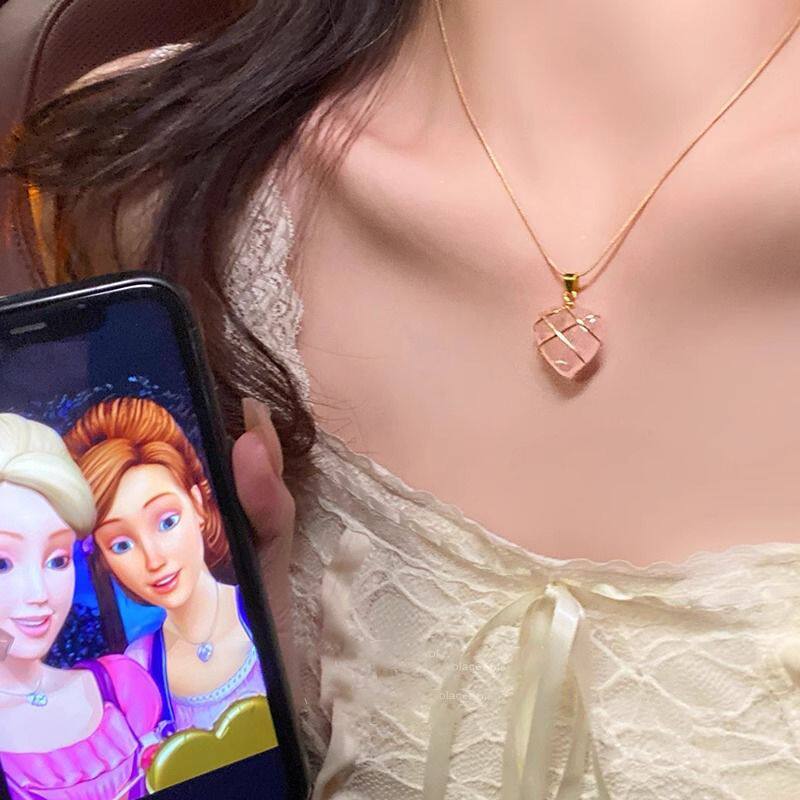芭比公主同款蛋白石爱心项链女可爱吊坠锁骨链粉水晶轻奢少女配饰